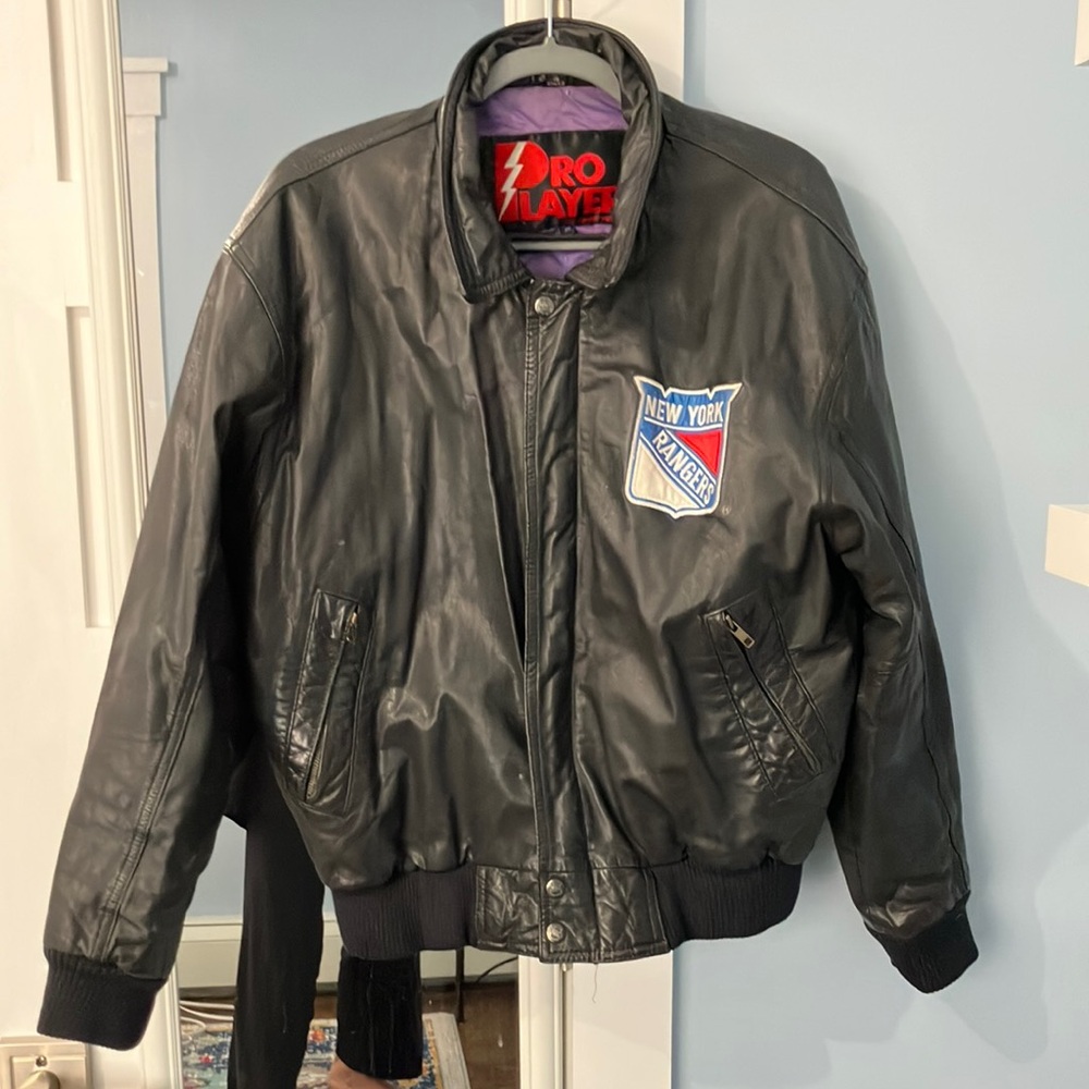 NEW YORK RANGERS Black Leather Jacket. Men’s Medium. 100% Leather
Gently Worn